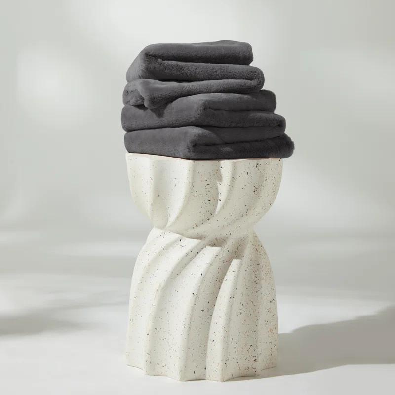 Allisandro Allisandro Double-Sided Soft and Luxurious Faux Fur Throw Blanket