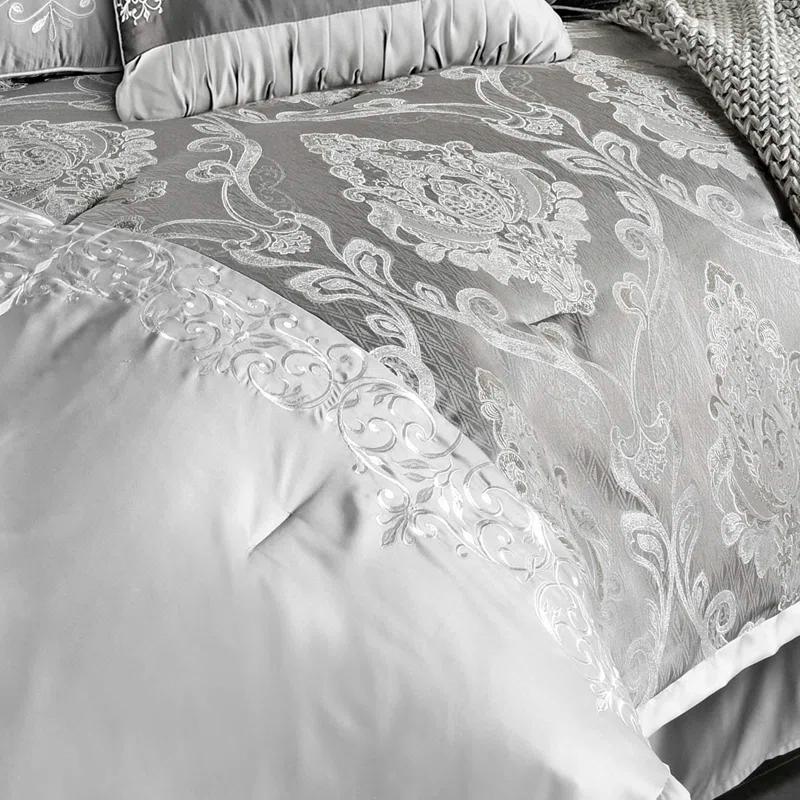 Kacee Comforter Set