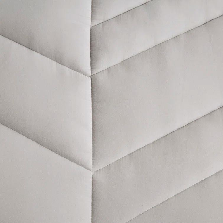 Intelligent Design Remy Quilted Chevron Comforter Set