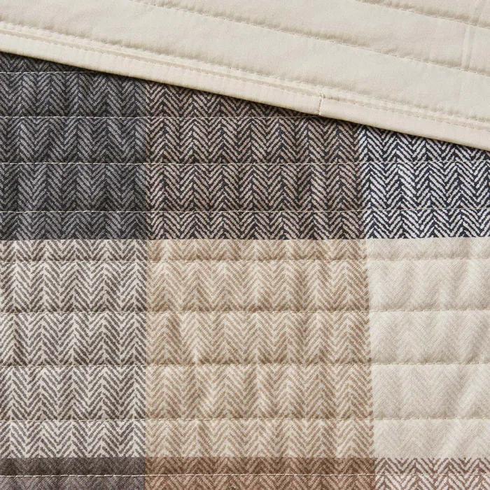 Madison Park Ridge 6 Piece Printed Herringbone Quilt Set with Throw Pillows