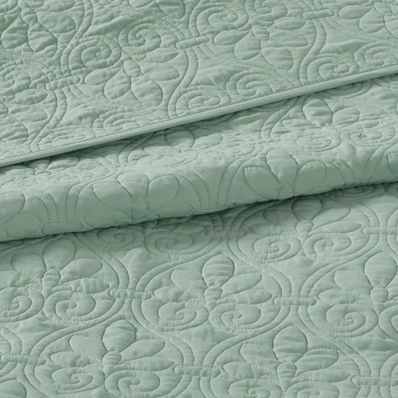 Quebec Reversible Bedspread Set