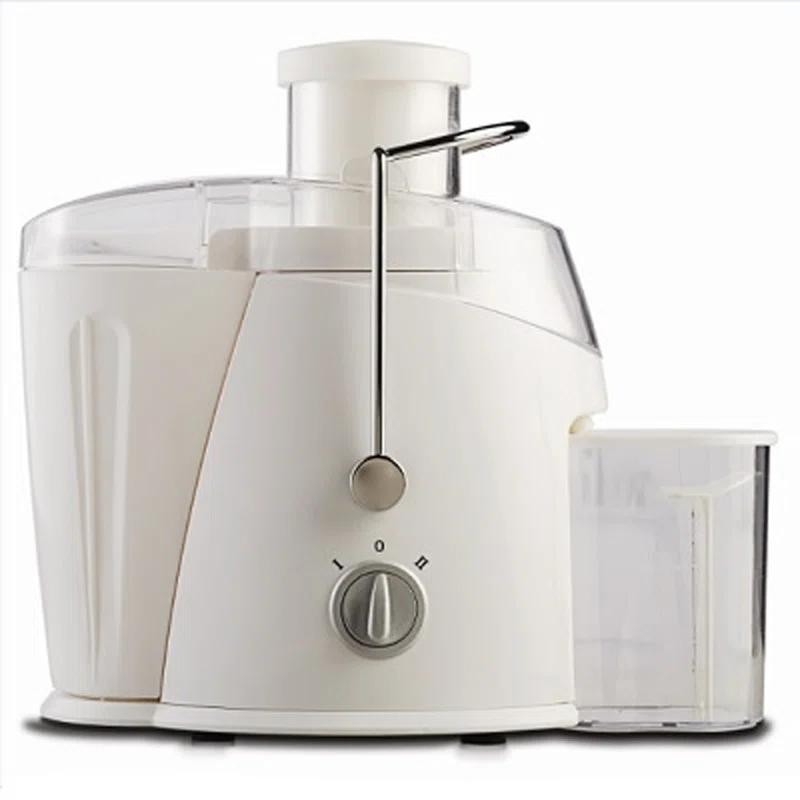 Brentwood 350-mL 400-Watt Juice Extractor in White