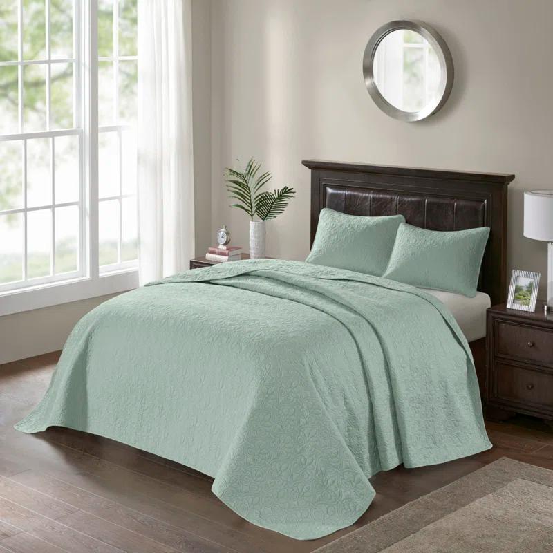 Quebec Reversible Bedspread Set