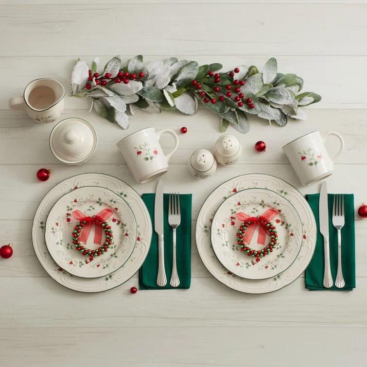 Pfaltzgraff Pfaltzgraff Winterberry 16-Piece Dinnerware Set, Service for 4