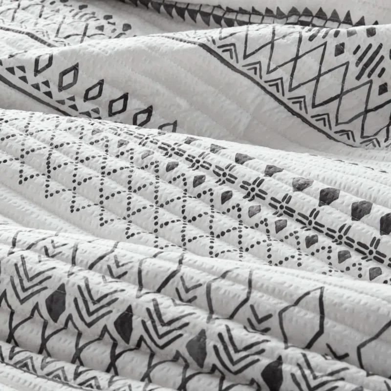 Madison Park Fraser 3 Piece Printed Seersucker Quilt Set