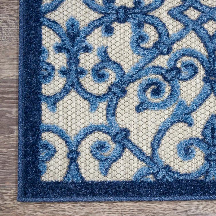 Lark Manor™ Rectangle Isalia 3'6" x 5'6" Area Rug in Blue/Gray