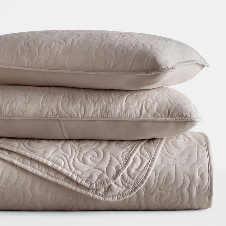 Becky Cameron Becky Cameron Elegant Floral Stitching Quilt Set