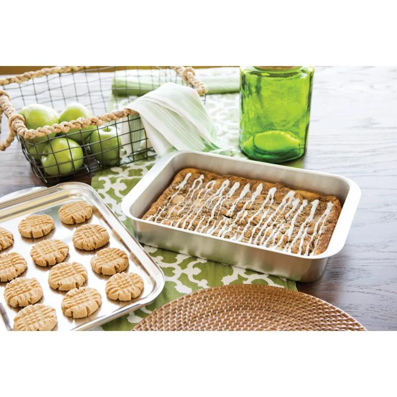 Nordic Ware Nordic Ware Natural Commercial Covered Cake Pan