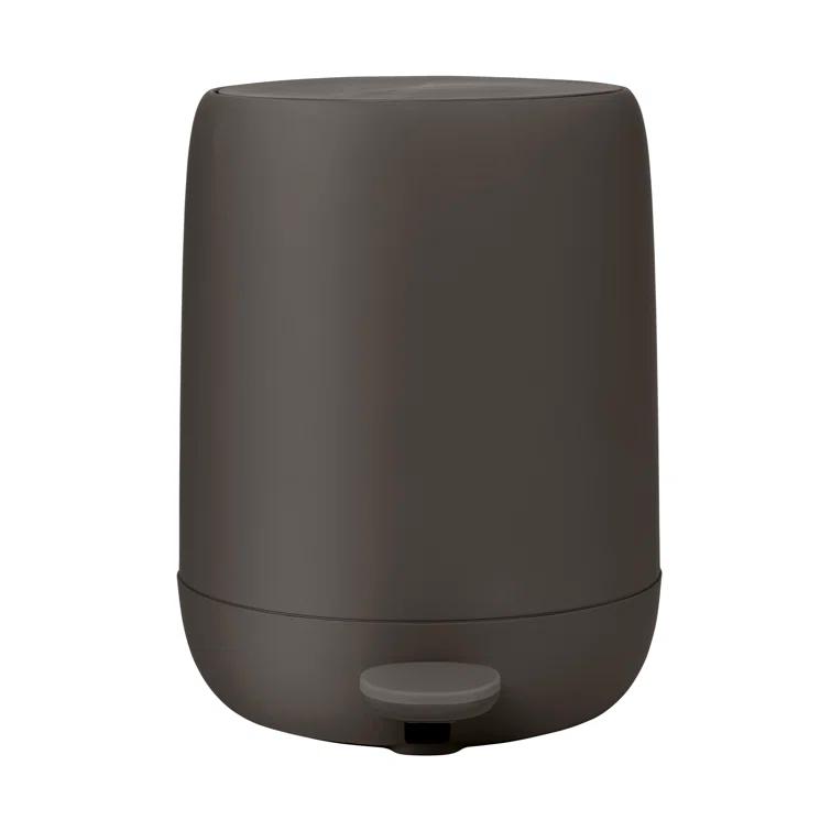 Blomus SONO 1.3-Gallon Moonbeam Cream Pedal Trash Bin