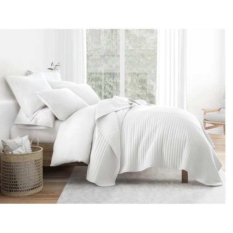 Becky Cameron Becky Cameron Lightweight All Season Stripe Stitch Quilt Set with Shams