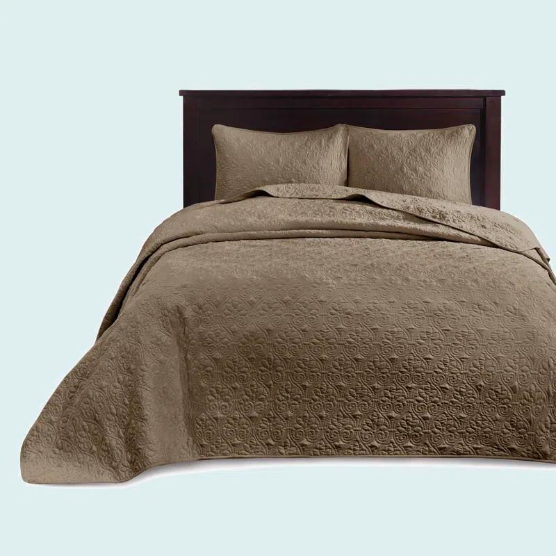 Madison Park Quebec Reversible Quilt Set