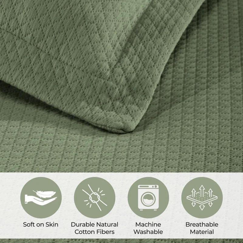 Superior Superior Solitaire Waffled Matelassé Bedspread Set with Shams