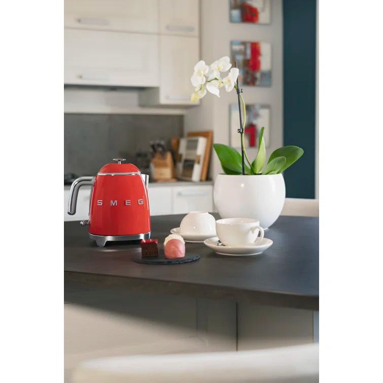 SMEG 50's Retro Style 3-Cup Mini Electric Kettle