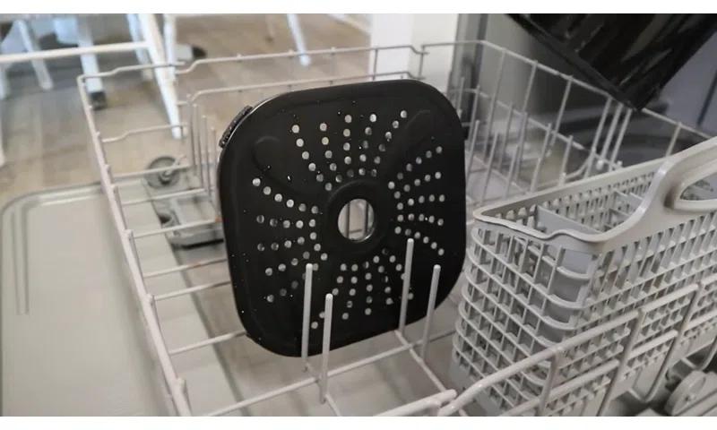 CAYNEL CAYNEL Air Fryer 5-Quart Capacity, Digital LED Touchscreen and 8 Presets, Non-Stick Basket & Crisper Plate