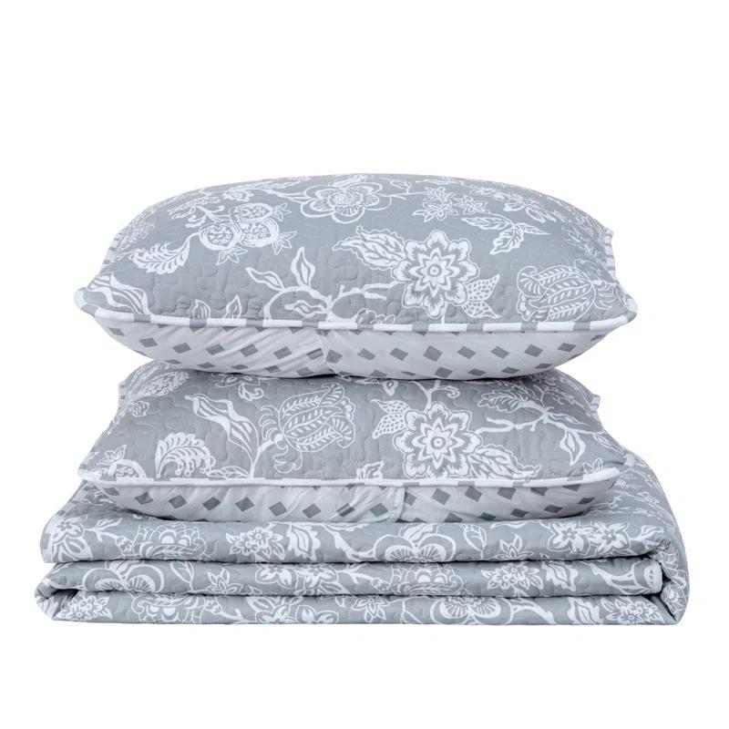 Dainty Floral Reversible Quilt Set with Shams