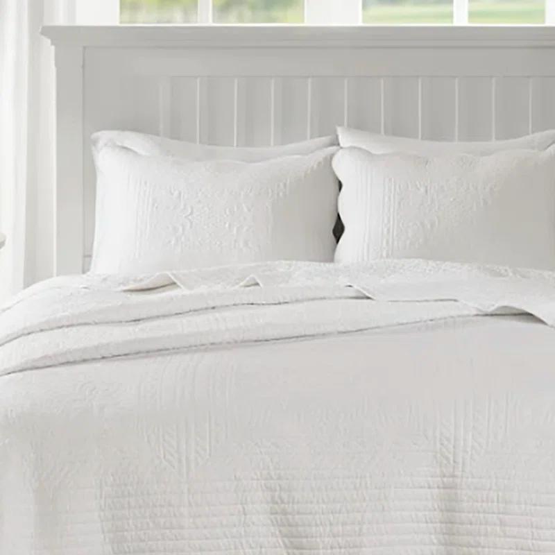 Tuscany Scalloped Edge Quilt Set