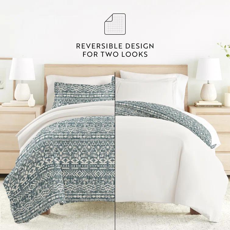 IEnjoy Home 8-Piece Reversible Bedding Bundle - Patterned Duvet Cover, Comforter Insert and Solid Sheet Set