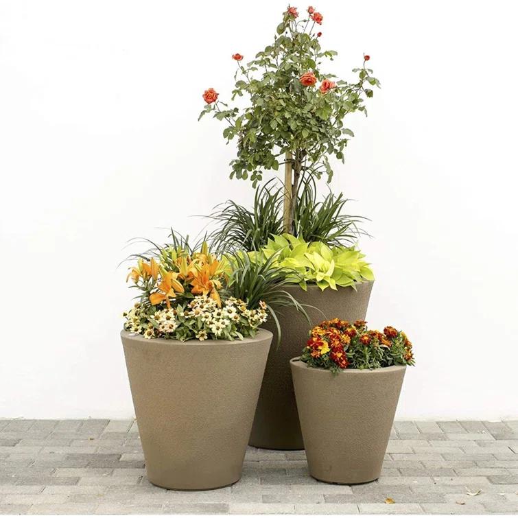 Crescent Garden Self-Watering Dot TruDrop Plastic Pot Planter