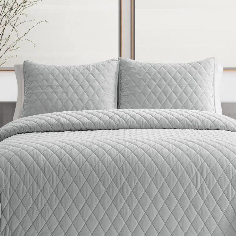 Vera Wang Waffle Stripe Vera Wang Diamond Velvet Quilt Set
