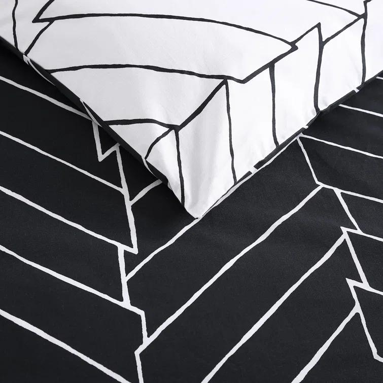 City Scene Ceres Black Standard Cotton 150 TC Reversible Duvet Cover Set