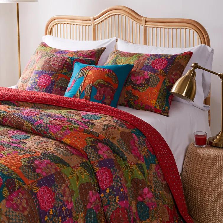 Greenland Home Fashions Jewel Boho Patchwork Print Quilt Set with Throw Pillows