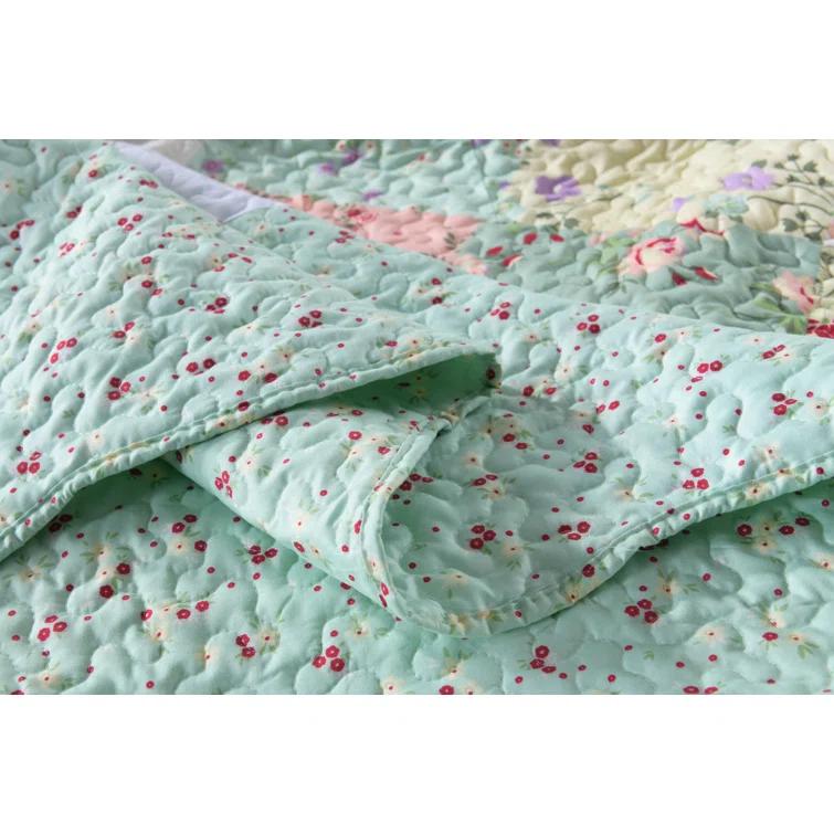 MarCielo Floral Quilt Set