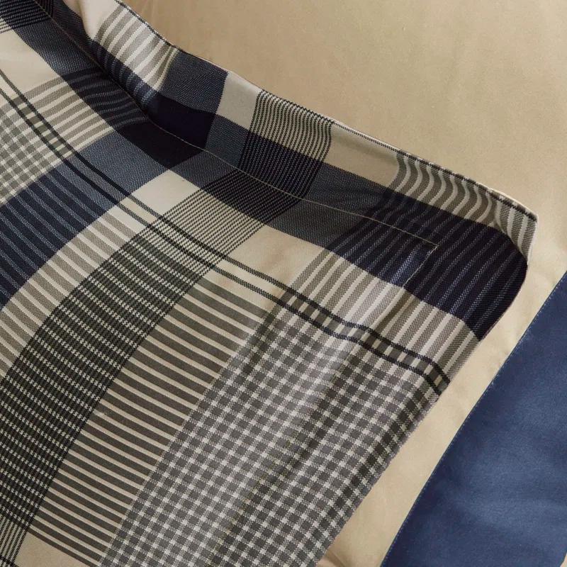 Intelligent Design Robbie Plaid Comforter Set with Bed Sheets