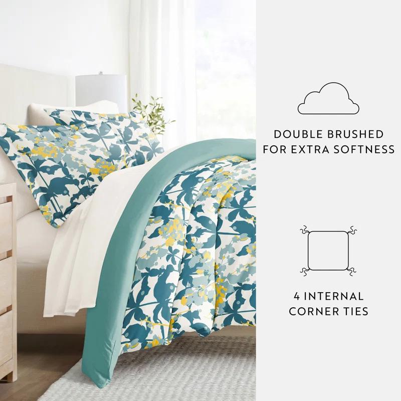 8-Piece Reversible Bedding Bundle - Patterned Duvet Cover, Comforter Insert and Solid Sheet Set