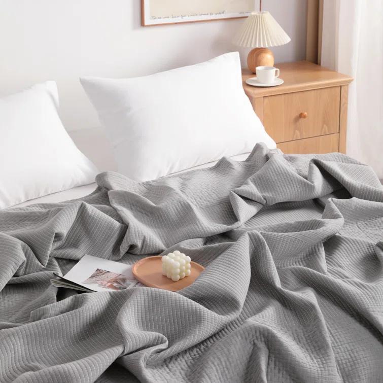 NTBAY 3 Layers Cotton Bed Blanket, Soft Breathable Quilt for Adults, Dot - NTBAY