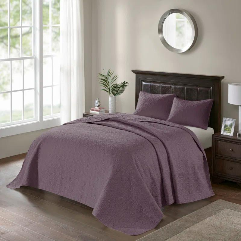 Quebec Reversible Quilt Set