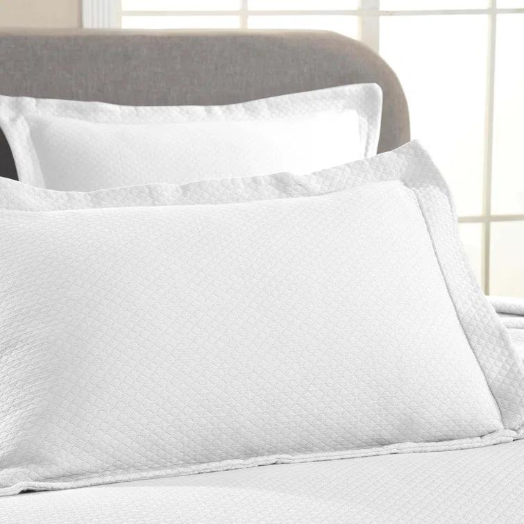 Superior Superior Solitaire Waffled Matelassé Bedspread Set with Shams