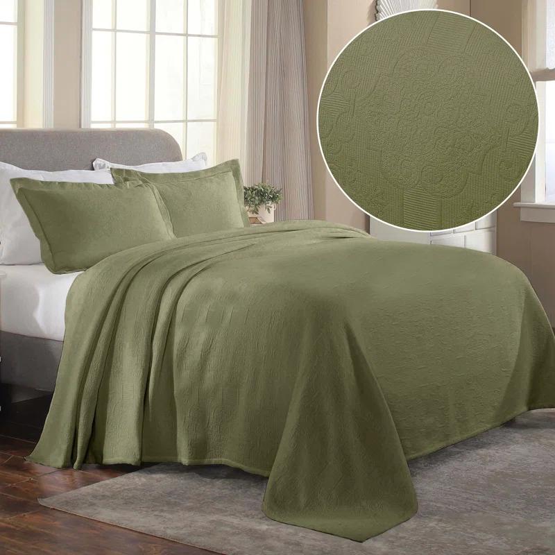 Superior Superior Florin Matelasse Jacquard Scrolling Medallion Cotton Bedspread Set With Pillow Shams