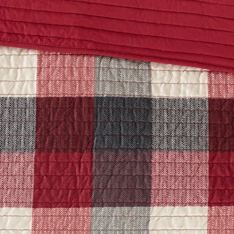 Madison Park Ridge 6 Piece Printed Herringbone Quilt Set with Throw Pillows