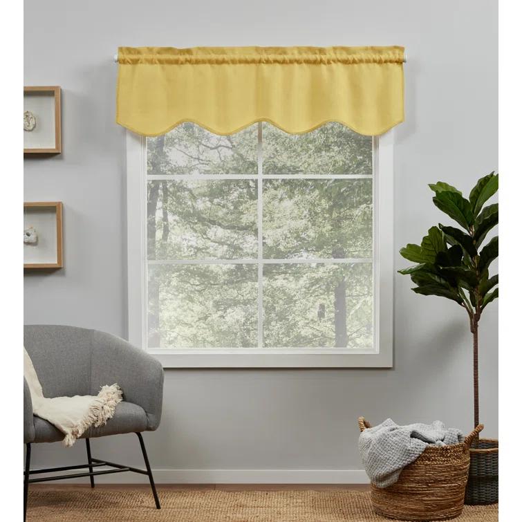 Amalgamated Textiles Exclusive Home Loha Light Filtering Rod Pocket Scalloped Valance