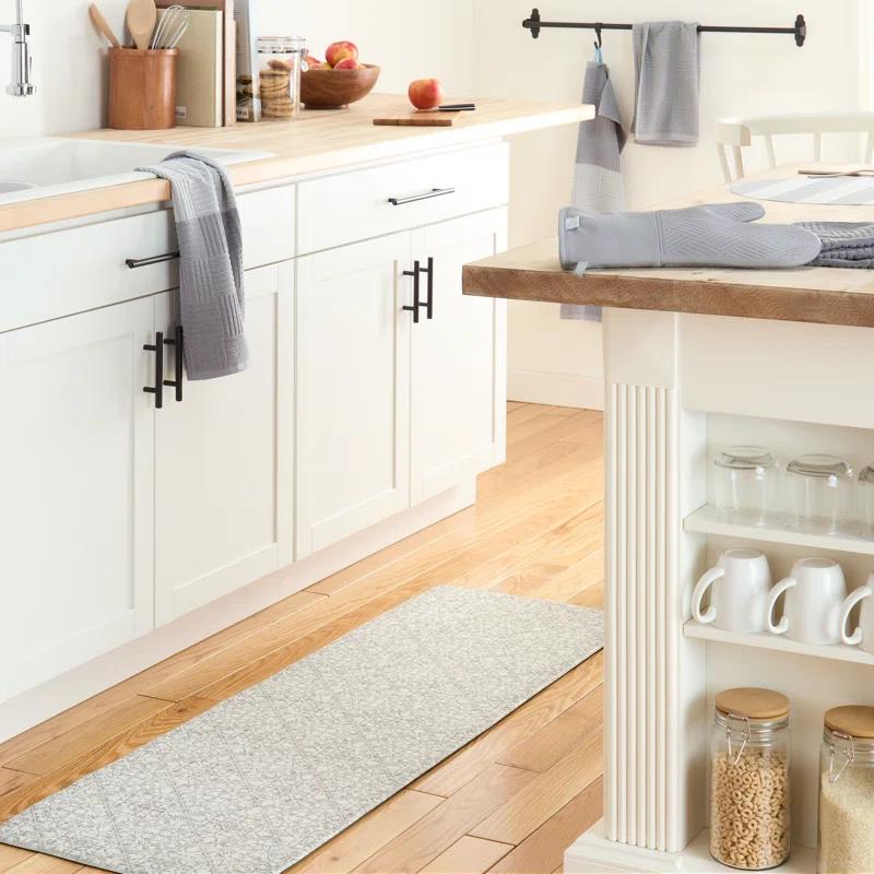 Town & Country Living TOWN & COUNTRY BASICS Comfort Plus Non-Slip Backing Vintage Medallion Tile Anti Fatigue Comfort Mat