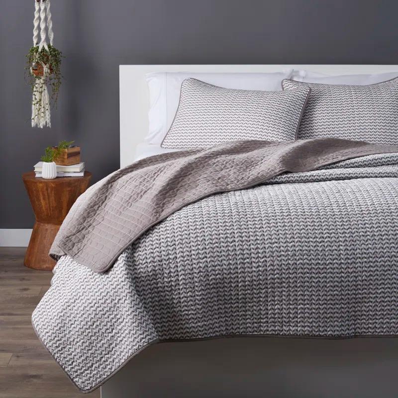 Leaves Standard Cotton Reversible Quilt Set