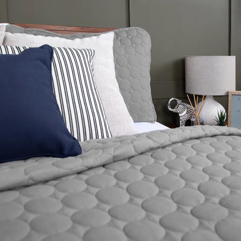 Southshore Fine Linens Lightweight Oversized Reversible Quilt Set with shams & Reviews | Wayfair