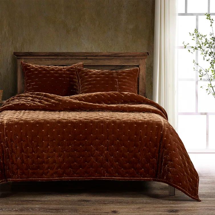 Stella Faux Silk Velvet Classic Chic Modern Rustic Romantic Western 3 Piece Quilt Set