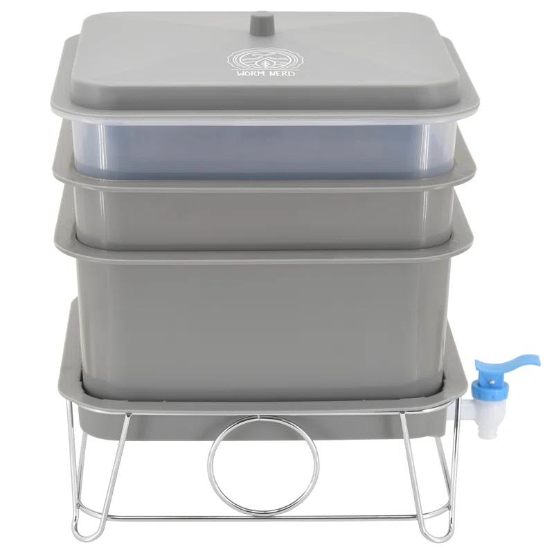 4 Gallons Plastic Worm Bin with Latching Lid
