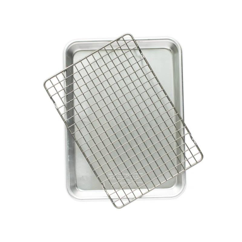 Nordic Ware Nordic Ware Naturals® Quarter Sheet with Oven-Safe Nonstick Grid