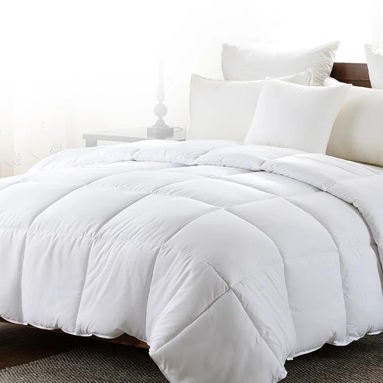 Alwyn Home Tanna All Season Microfiber Down Alternative Comforter