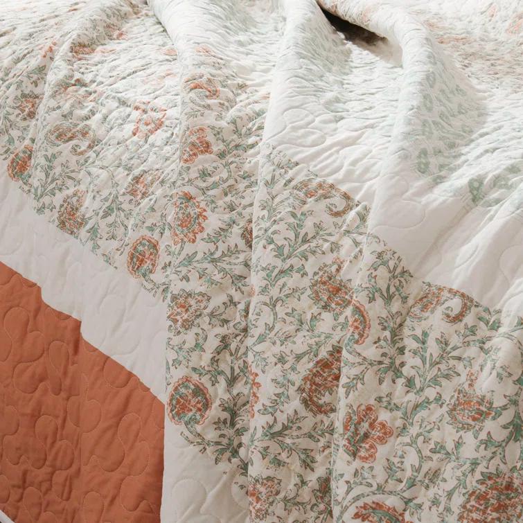Madison Park Dawn 6 Piece Cotton Percale Quilt Set with Throw Pillows
