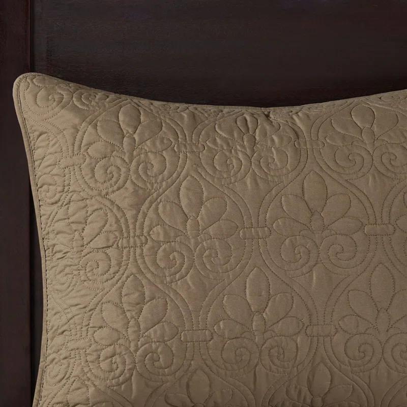 Madison Park Quebec Reversible Quilt Set