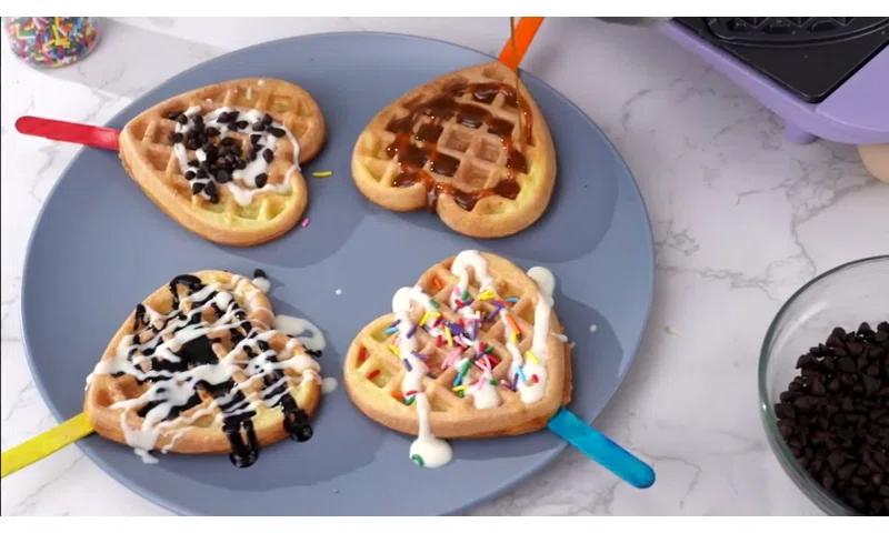 Holstein Housewares Holstein Housewares 4 Section Heart Shaped Waffle Maker
