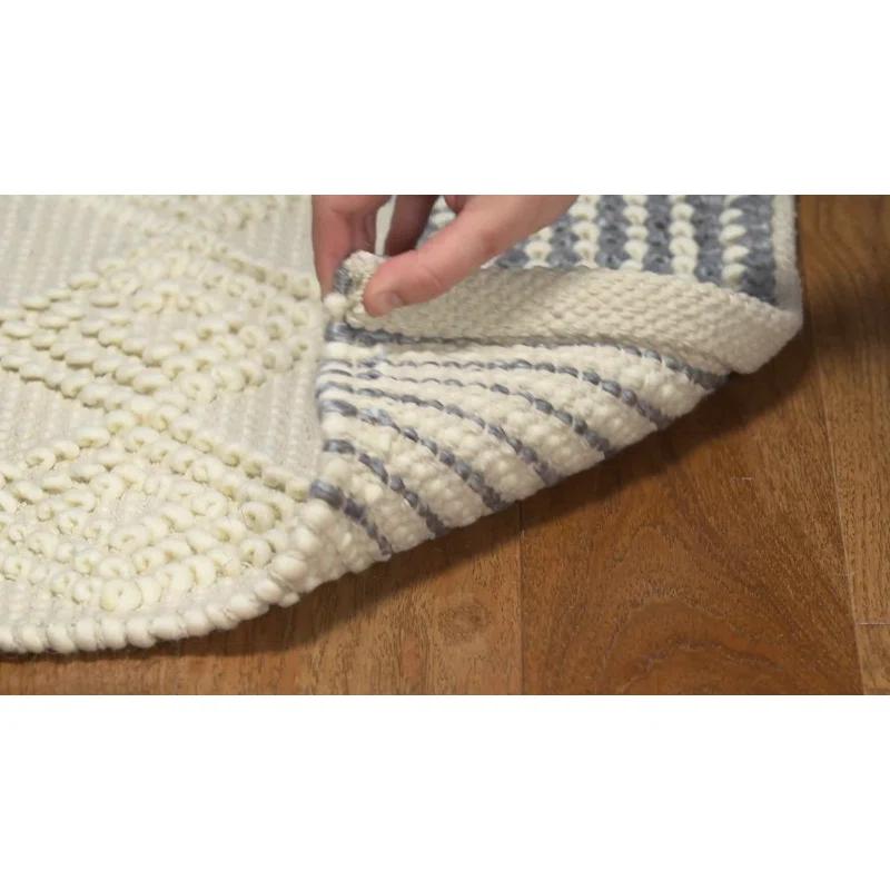 Union Rustic Jacques Hand Woven Wool/Cotton Southwestern Rug in Ivory/Gray