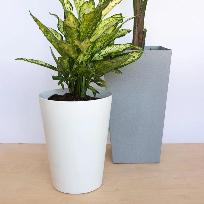 Bloem Finley Modern 20-in Recycled Plastic Indoor/Outdoor Square Vertical Planter