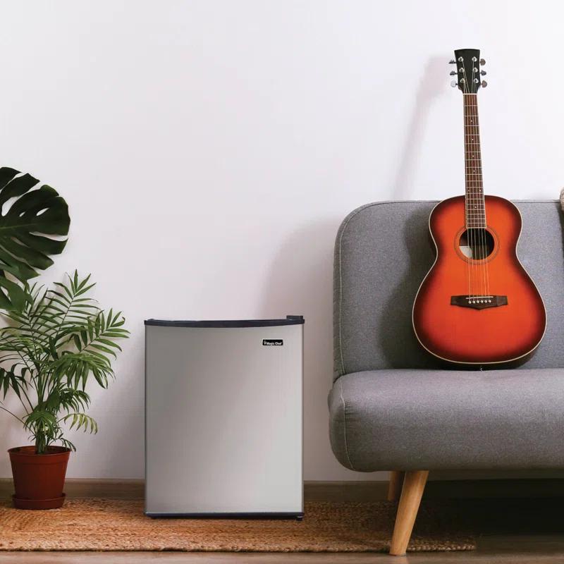 Magic Chef Magic Chef 2.4 Cubic Feet Freestanding Mini Fridge