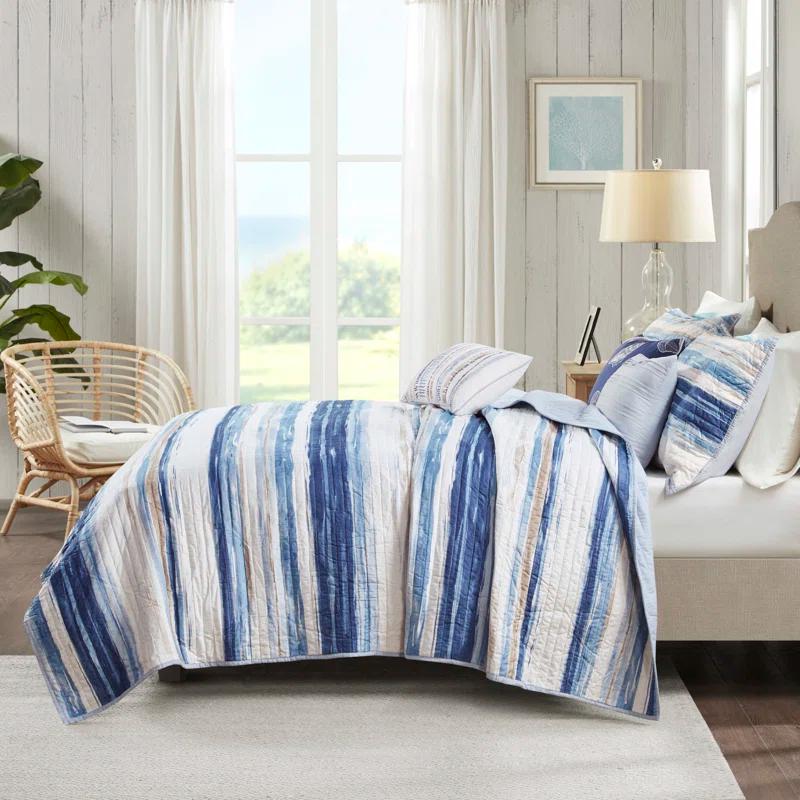 Madison Park Marina 6 Piece Printed Quilt Set with Throw Pillows