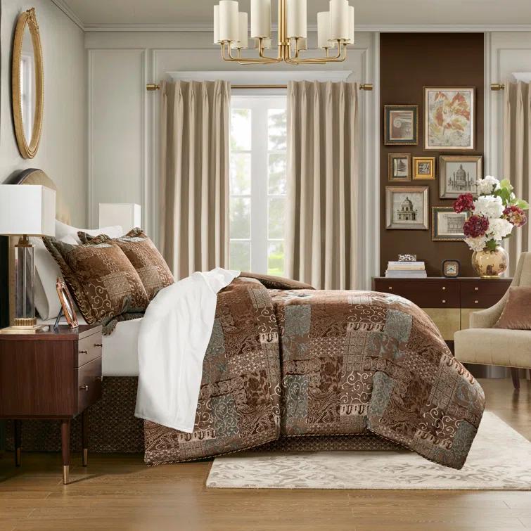 Croscill Croscill Galleria 4 Piece Chenille Jacquard Comforter Set