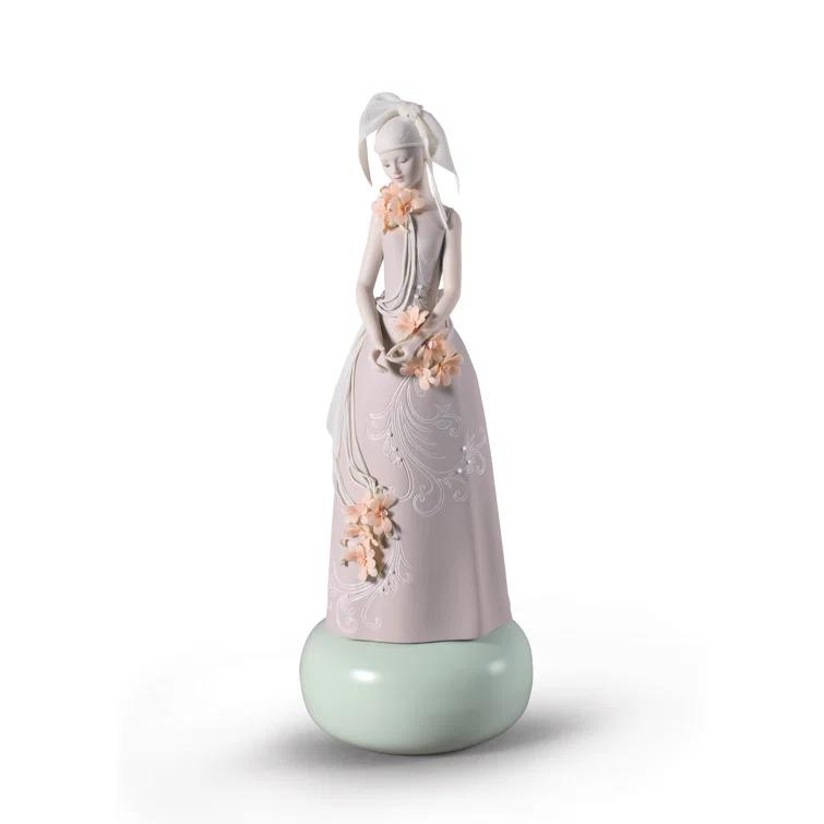 Lladro Haute Allure Exclusive Model Woman Figurine